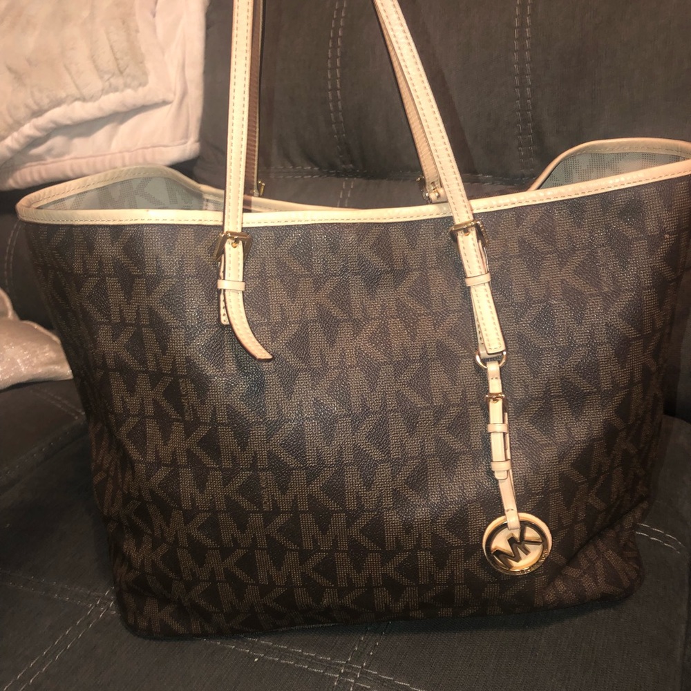 Michael Kors Jet Set Tote (like new)